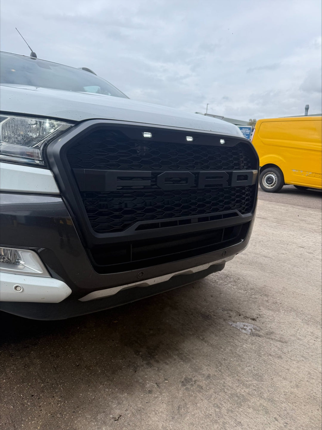 Ford Ranger Front Grille with LED Lights - Concept - R